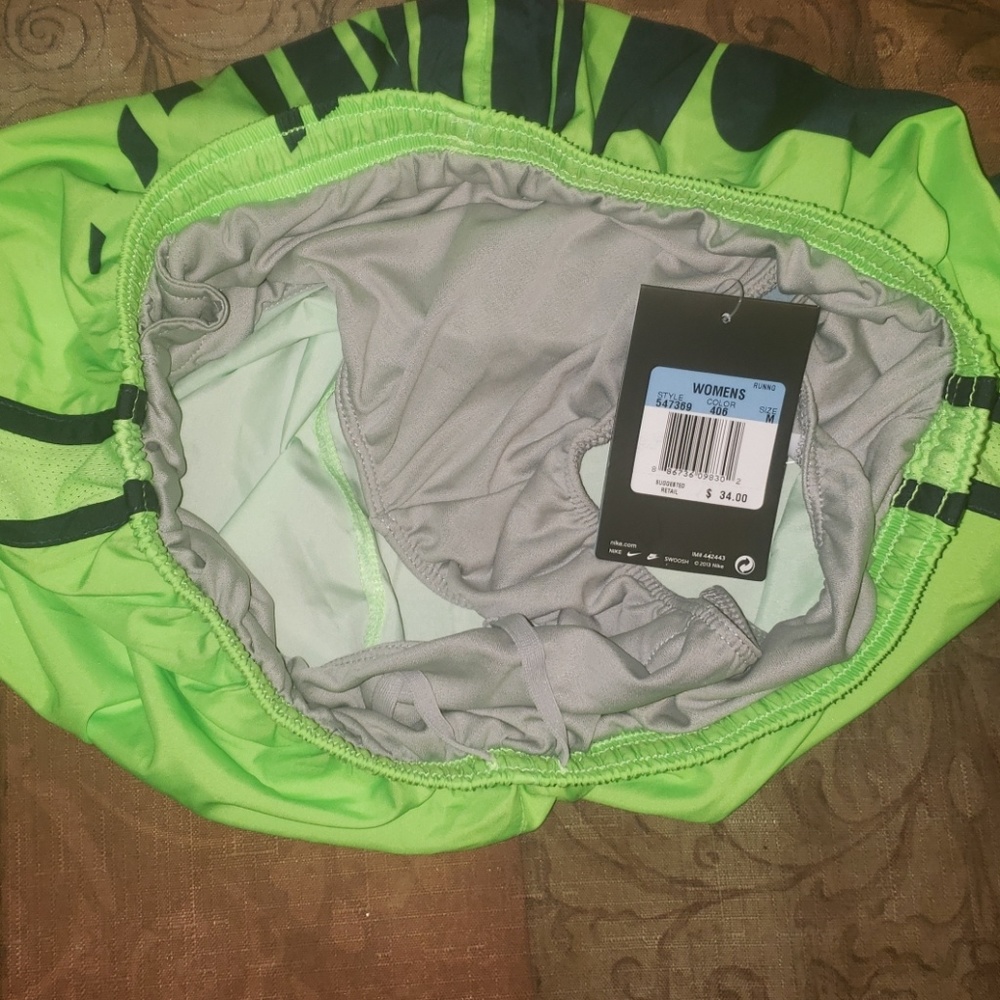 Nike - Picture 3 of 3